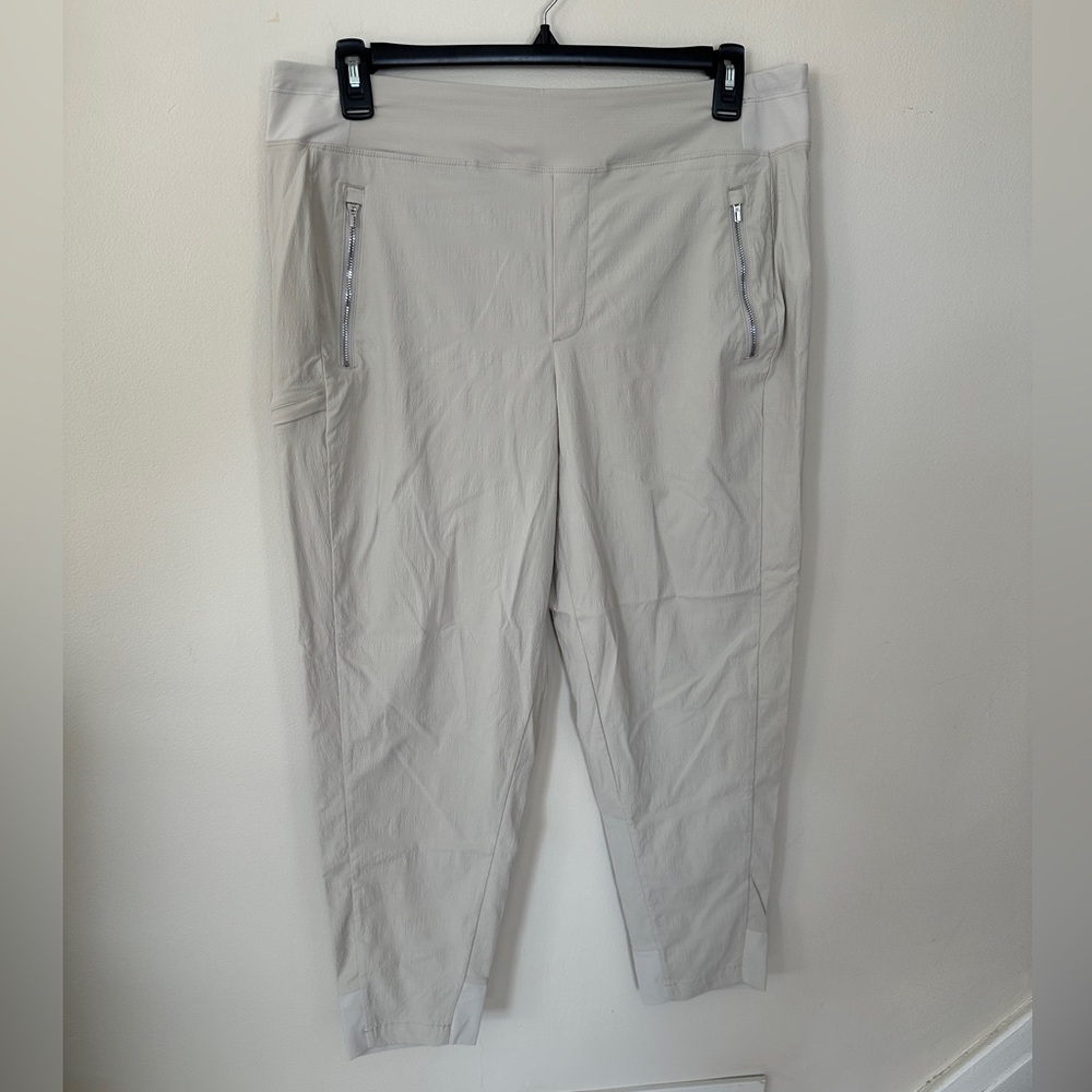 Athleta Trekkie North women’s jogger Alabaster size 16